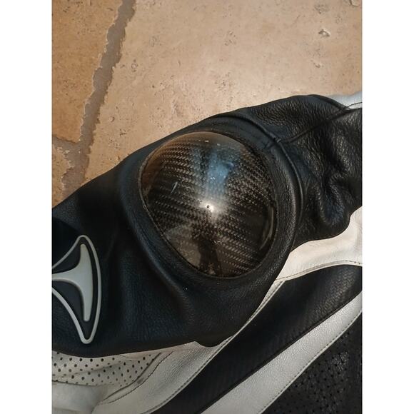 Teknic Violator Motorcycle Jacket Sz M / L Leather Silver Black White Sliders - Picture 6 of 16